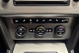 valkoinen Volkswagen Passat 2015 kuva 19.