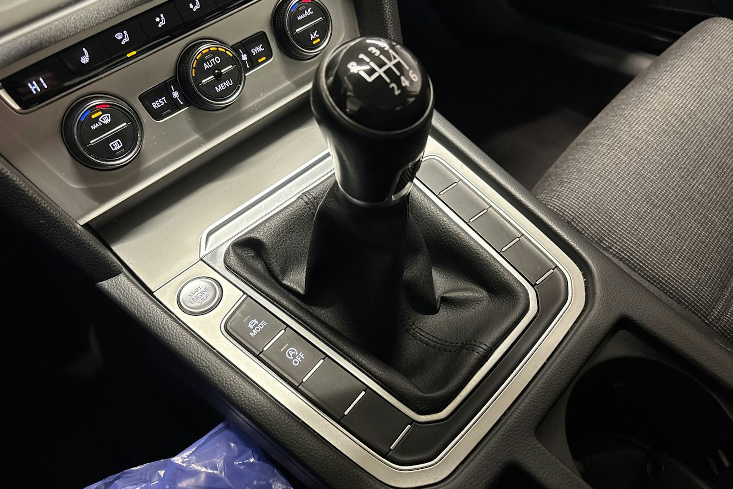 valkoinen Volkswagen Passat 2015 kuva 20.