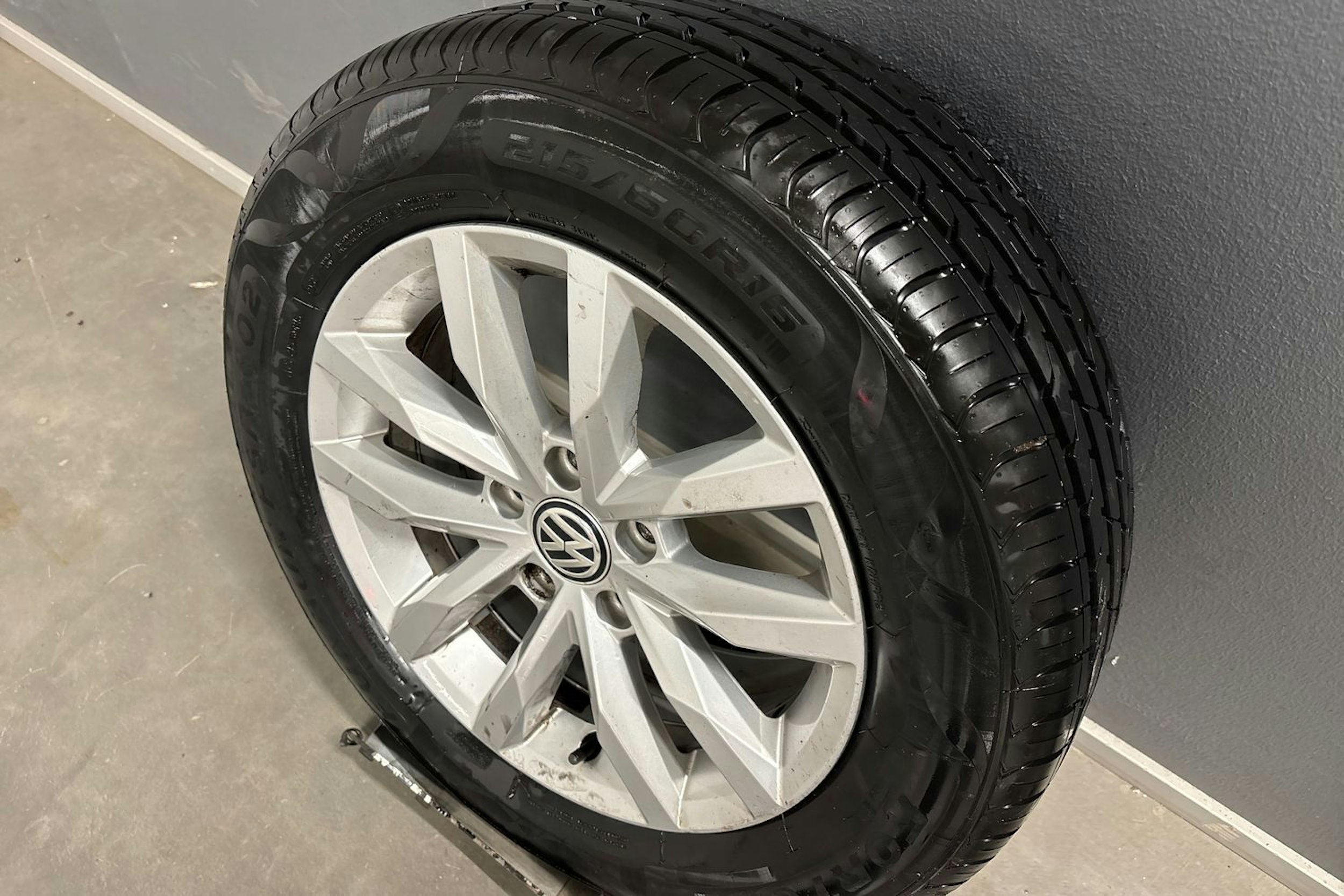 valkoinen Volkswagen Passat 2015 kuva 24.