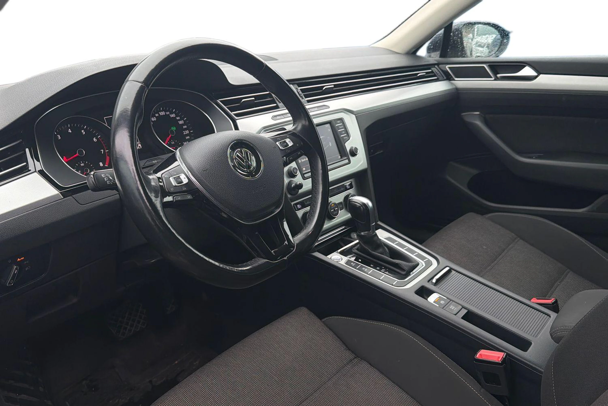 musta Volkswagen Passat 2015 kuva 3.
