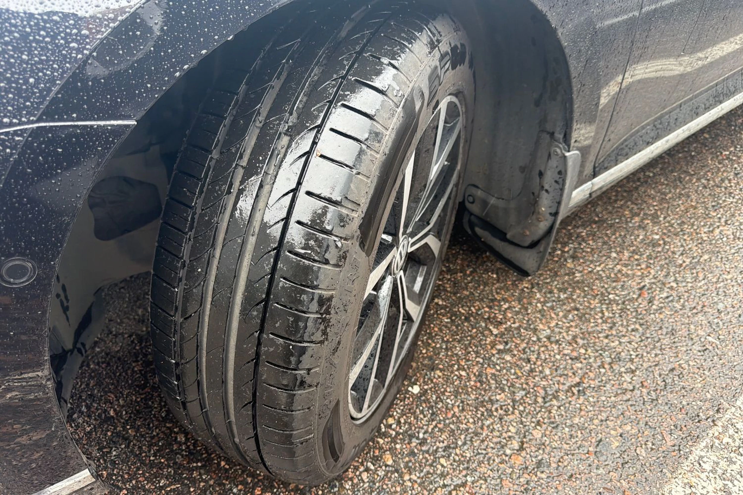 musta Volkswagen Passat 2015 kuva 4.