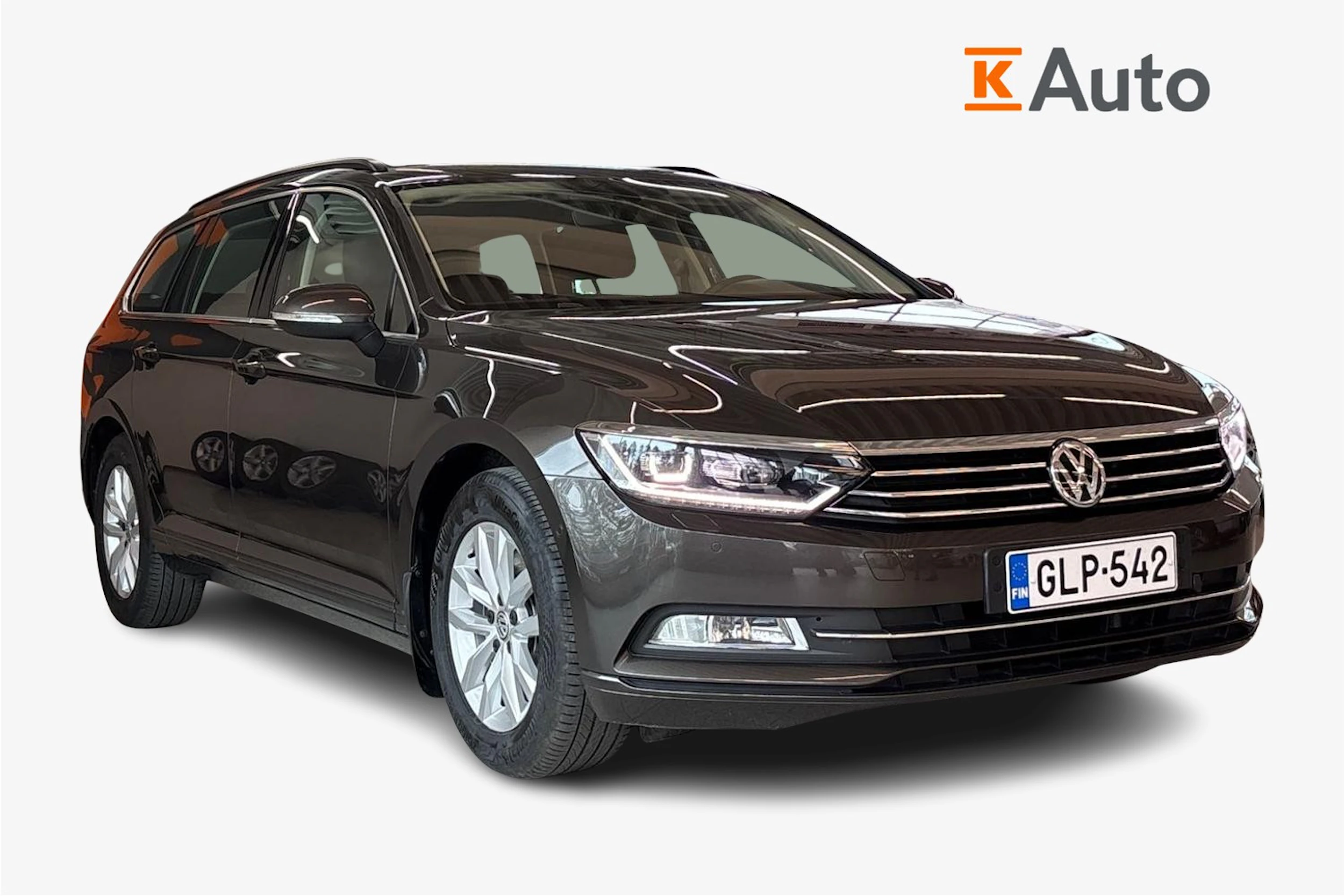 Ruskea (beige) Volkswagen PASSAT 2015 kuva 1.