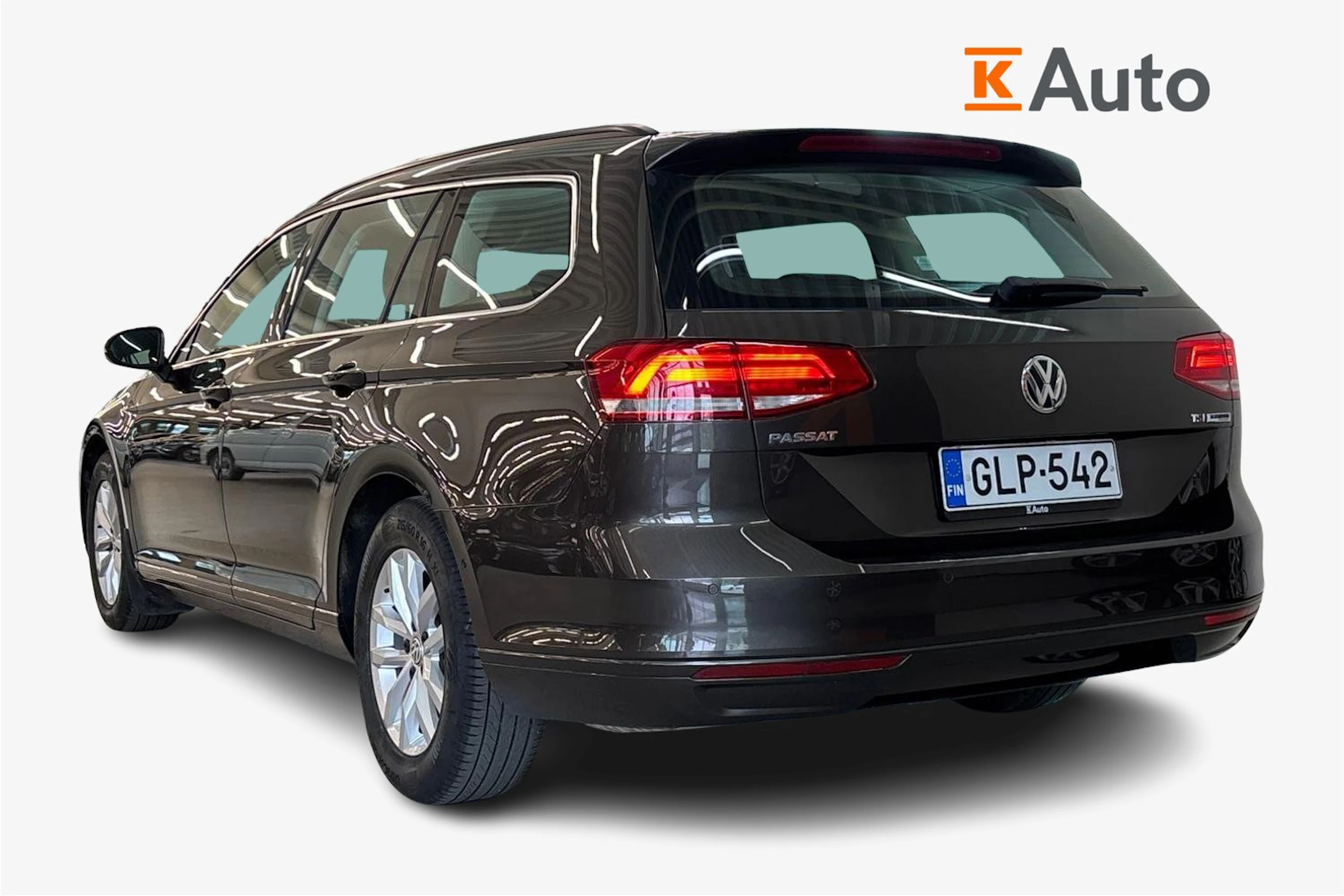 Ruskea (beige) Volkswagen PASSAT 2015 kuva 3.