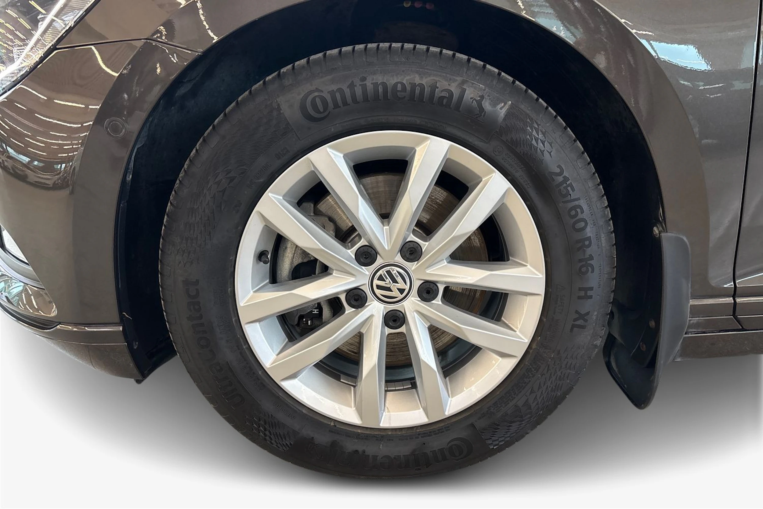 Ruskea (beige) Volkswagen PASSAT 2015 kuva 12.
