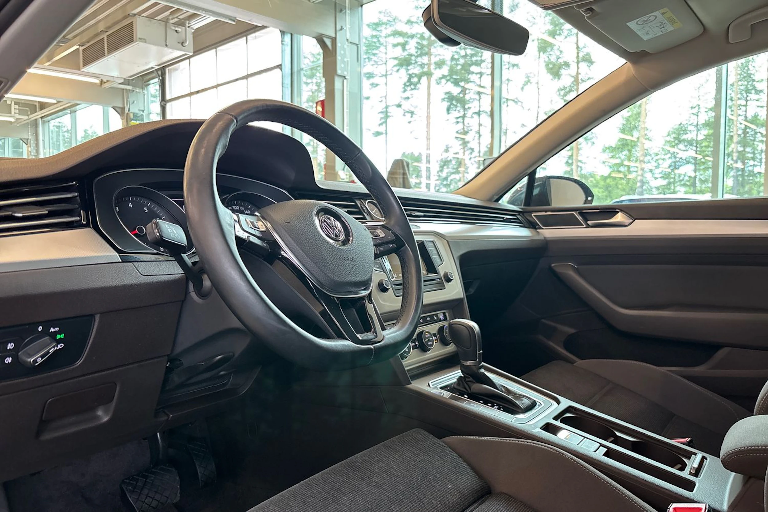 Ruskea (beige) Volkswagen PASSAT 2015 kuva 18.