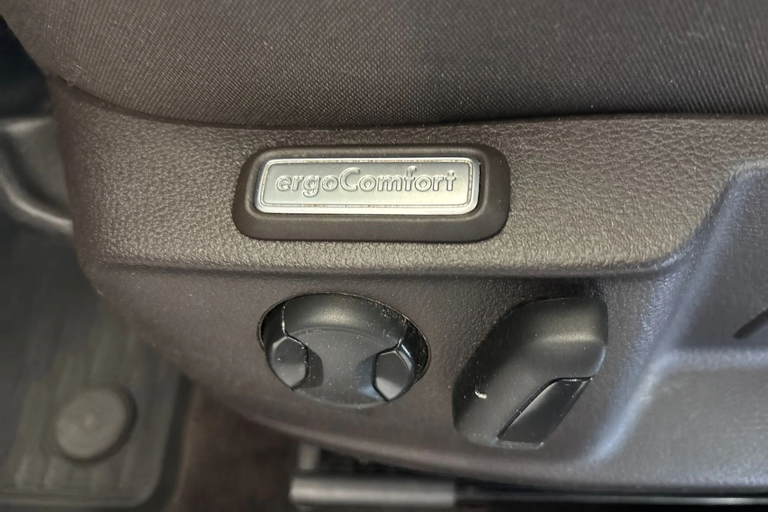 Ruskea (beige) Volkswagen PASSAT 2015 kuva 19.