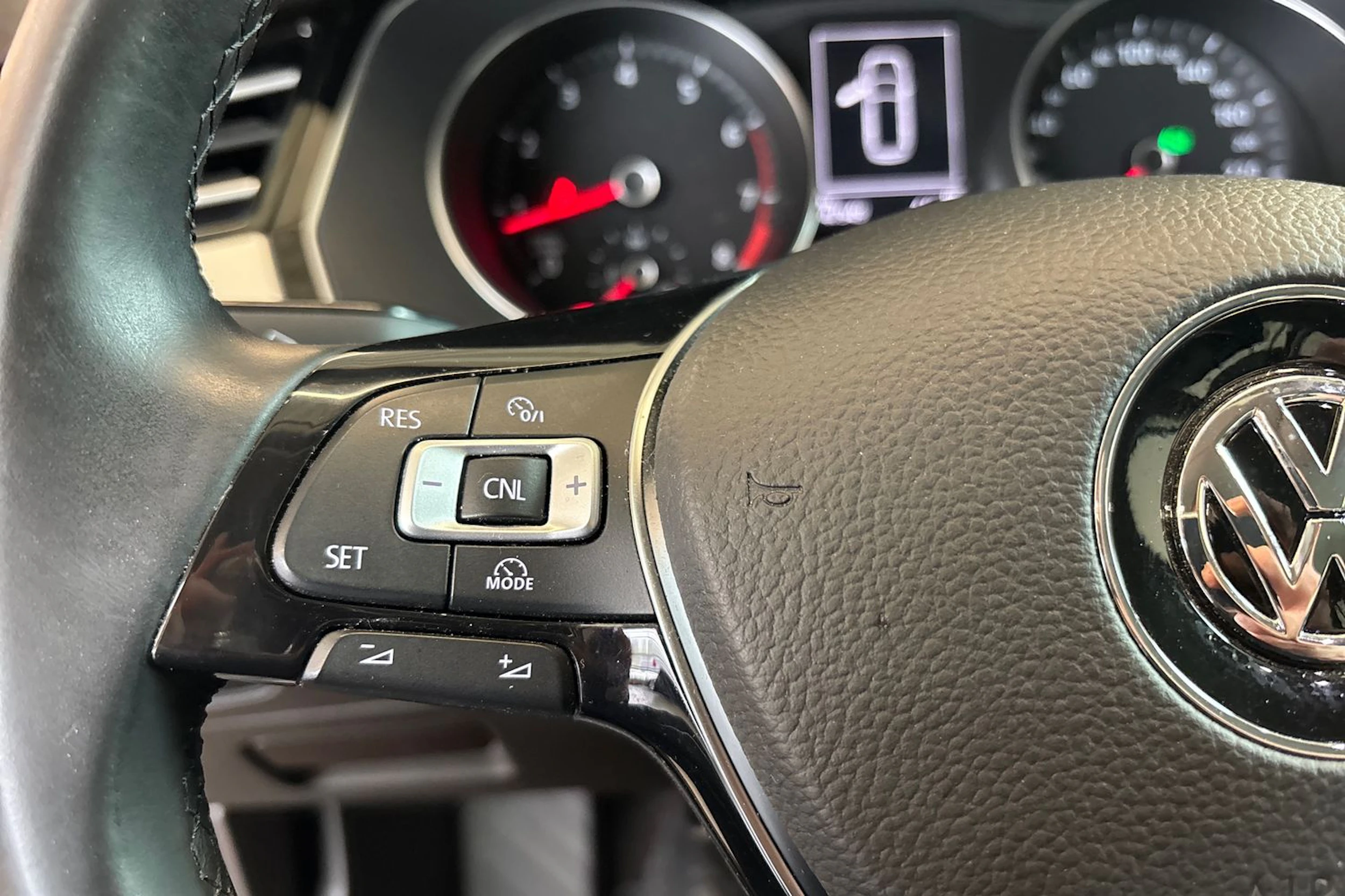 Ruskea (beige) Volkswagen PASSAT 2015 kuva 20.