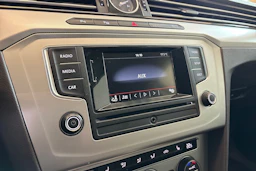 Ruskea (beige) Volkswagen PASSAT 2015 kuva 23.