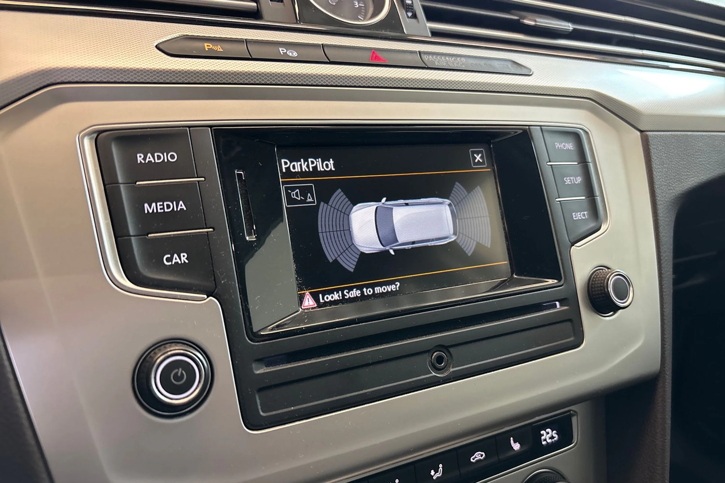 Ruskea (beige) Volkswagen PASSAT 2015 kuva 24.