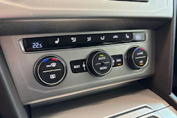 Ruskea (beige) Volkswagen PASSAT 2015 kuva 25.