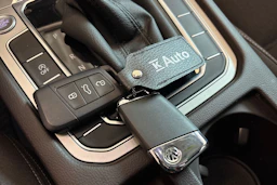 Ruskea (beige) Volkswagen PASSAT 2015 kuva 28.