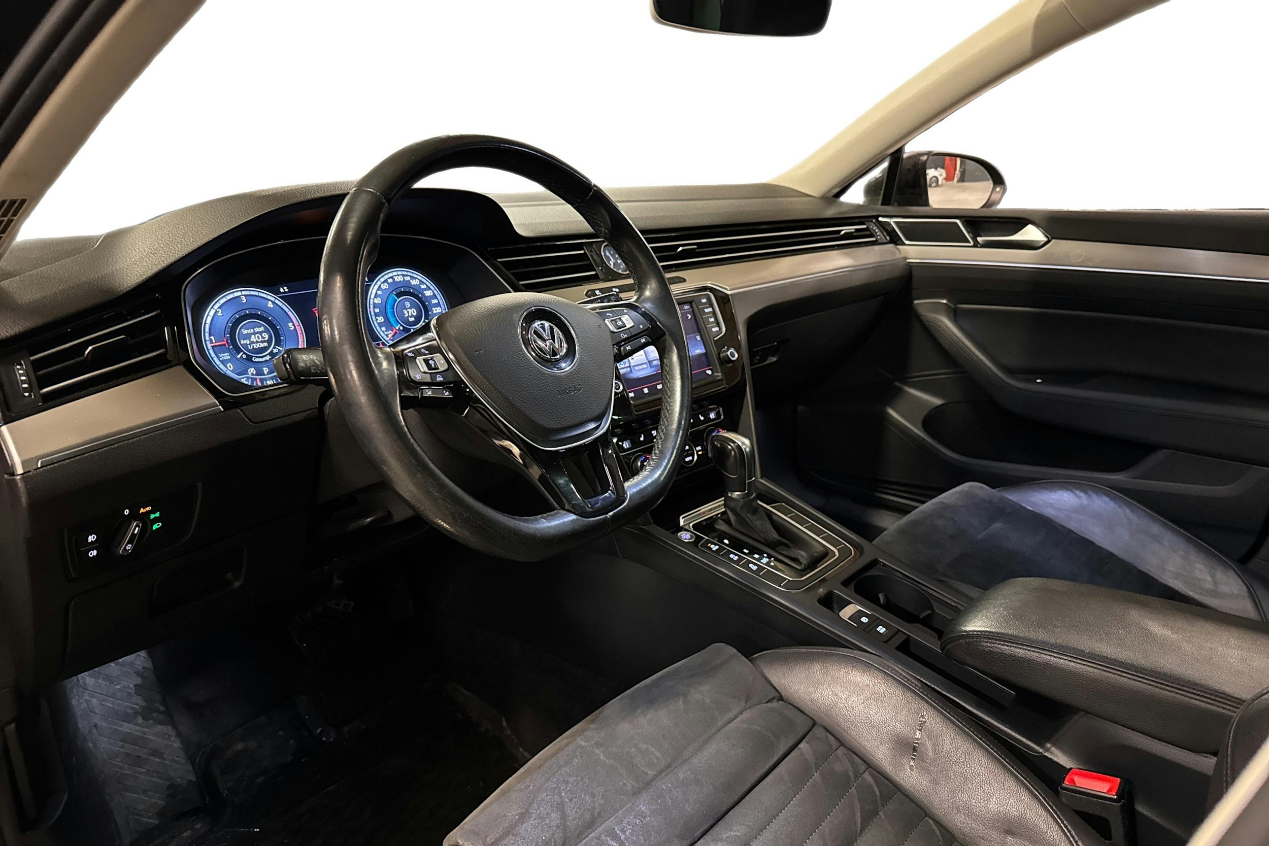 Musta Volkswagen PASSAT 2015 kuva 3.