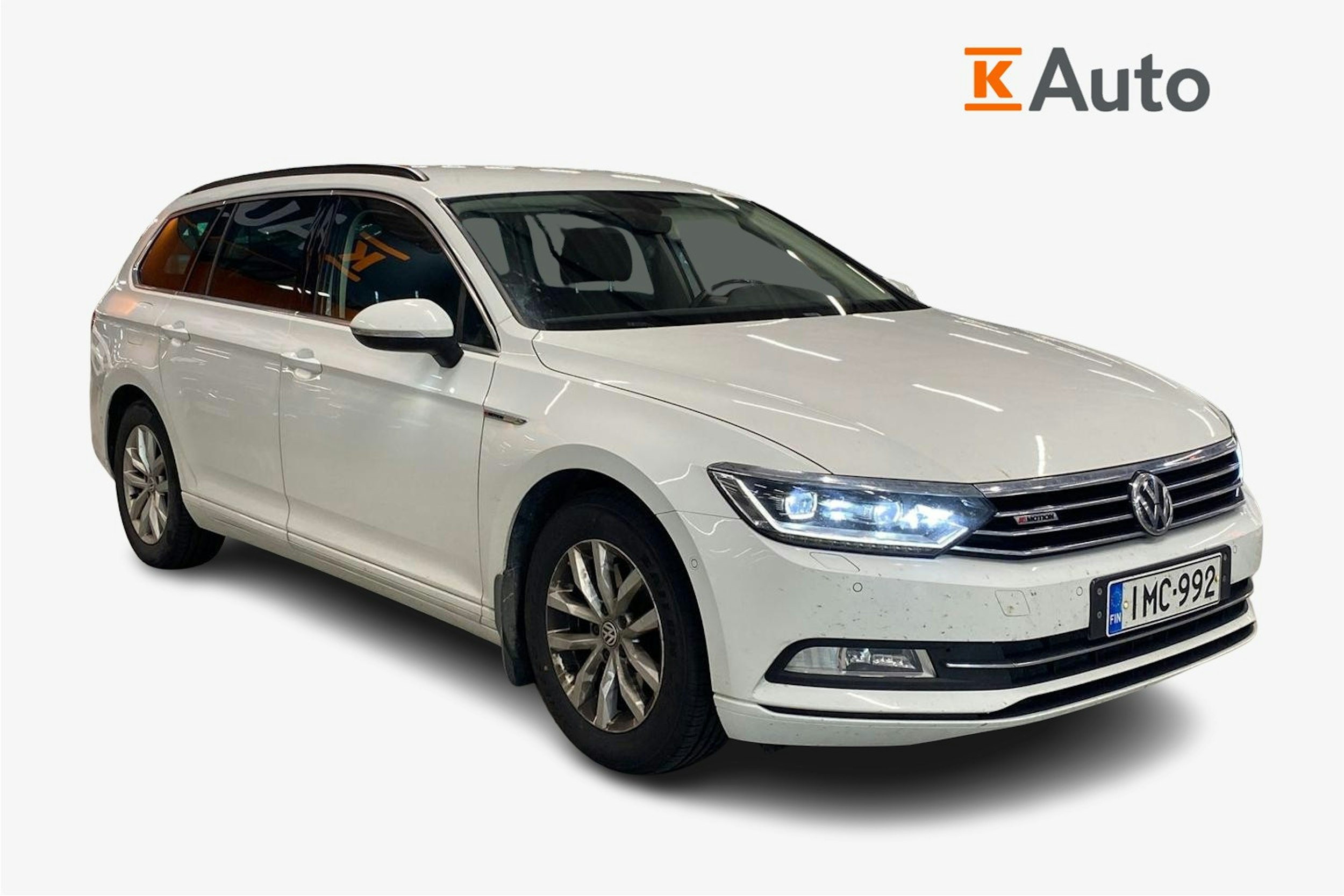 valkoinen Volkswagen Passat 2015 kuva 1.