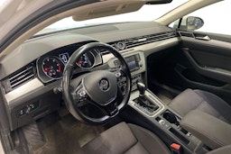 valkoinen Volkswagen Passat 2015 kuva 3.