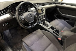 harmaa Volkswagen Passat 2015 kuva 7.