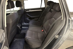 harmaa Volkswagen Passat 2015 kuva 10.