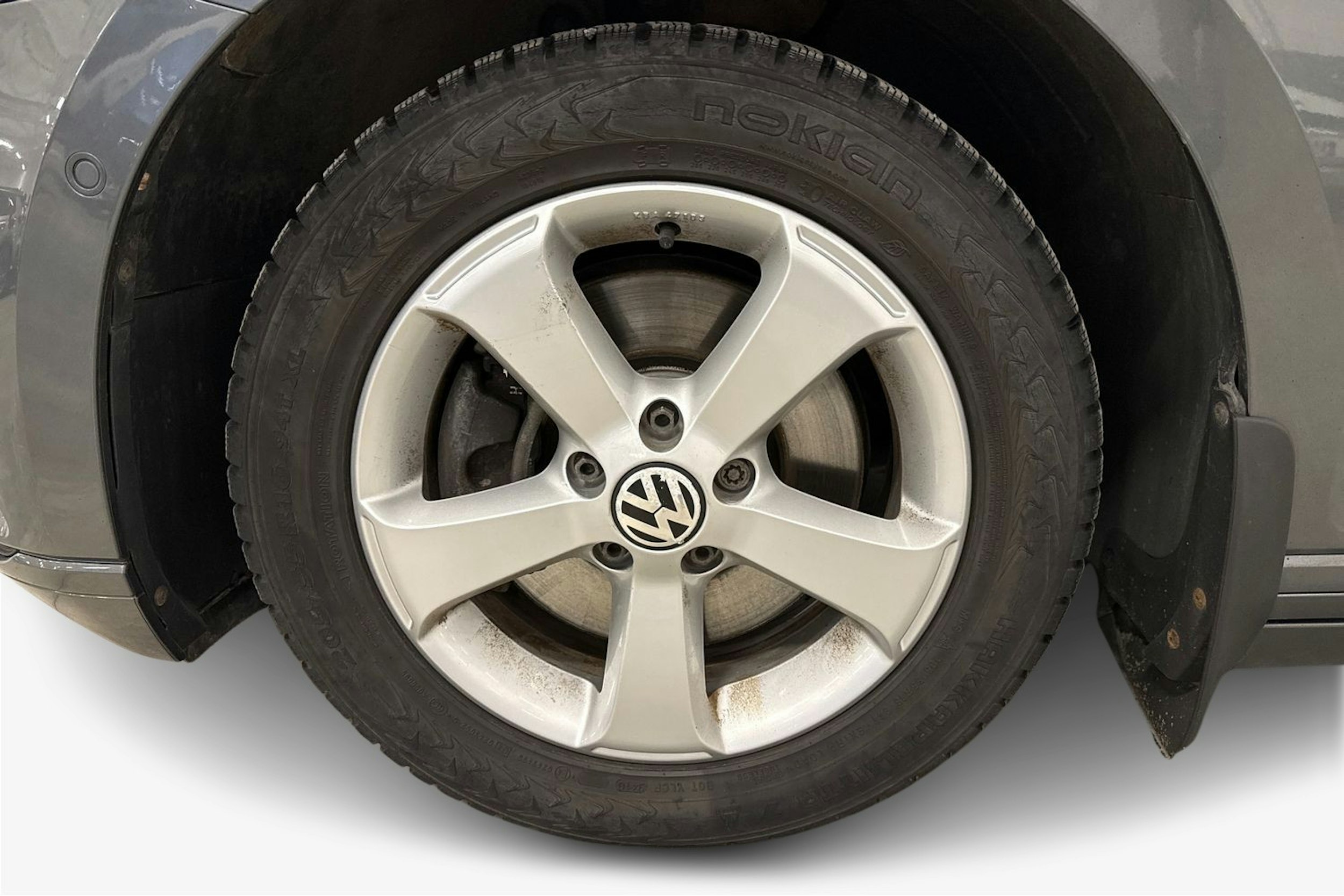 harmaa Volkswagen Passat 2015 kuva 11.