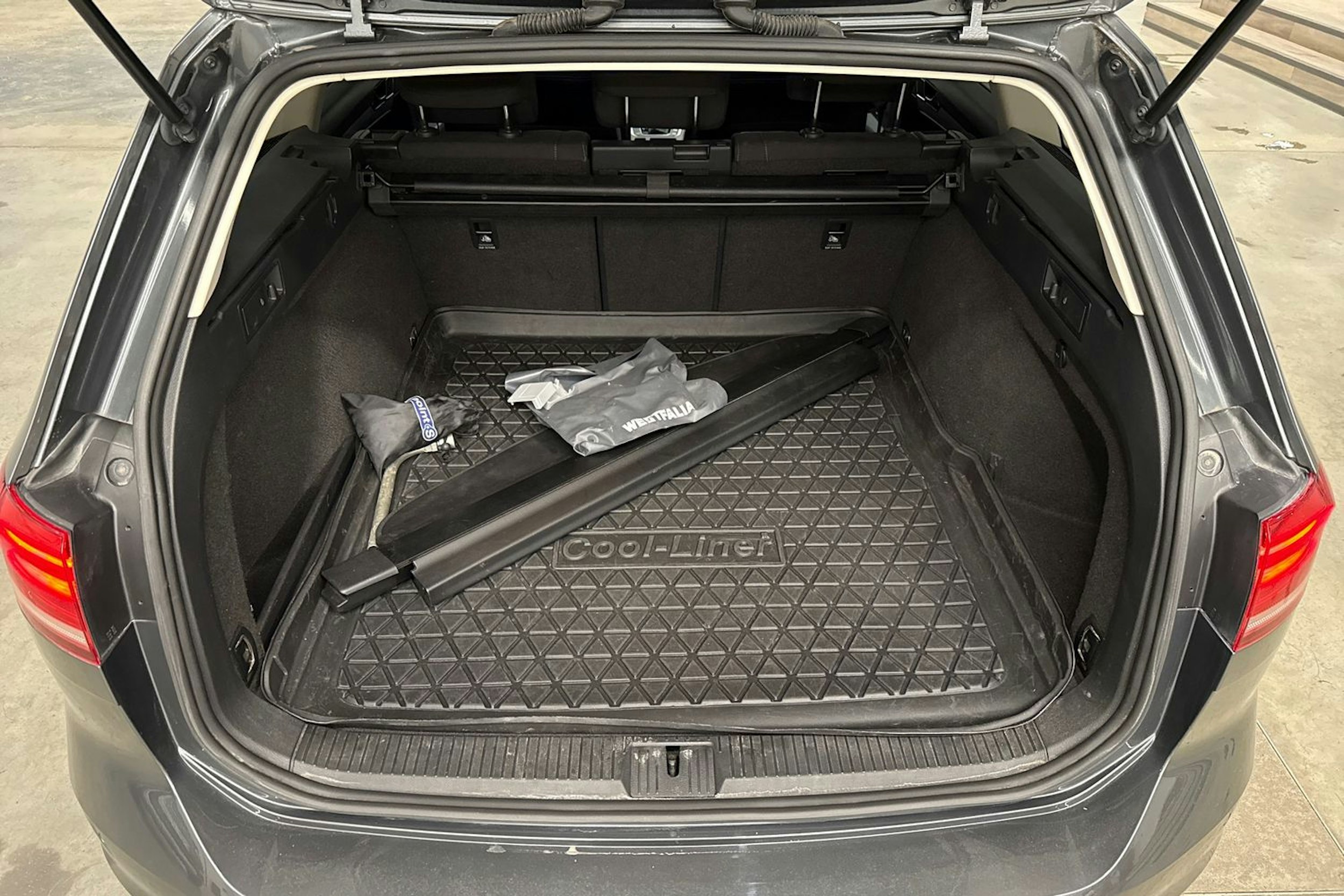 harmaa Volkswagen Passat 2015 kuva 14.