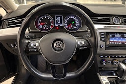 harmaa Volkswagen Passat 2015 kuva 19.