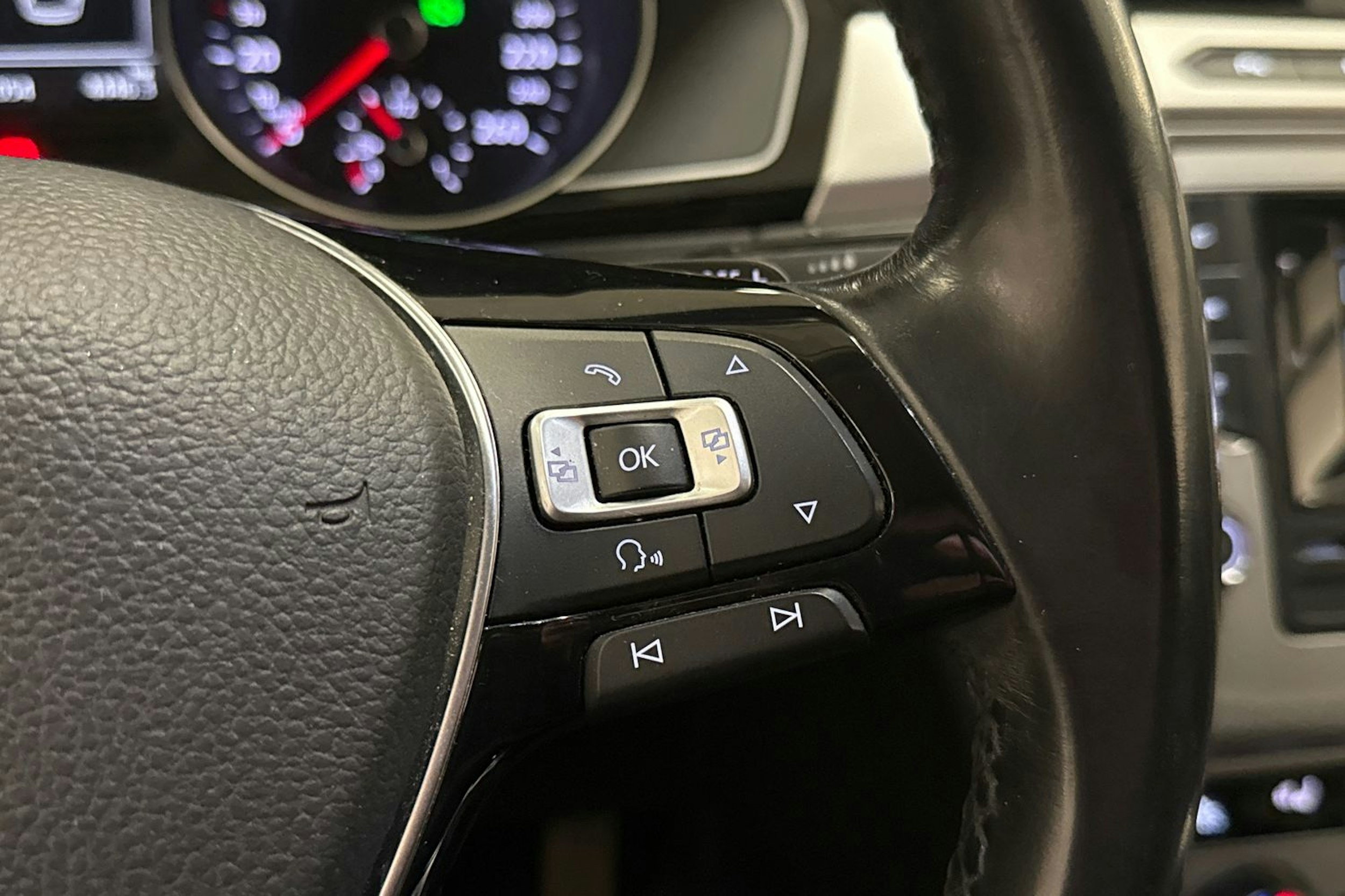 harmaa Volkswagen Passat 2015 kuva 21.