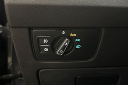 harmaa Volkswagen Passat 2015 kuva 22.