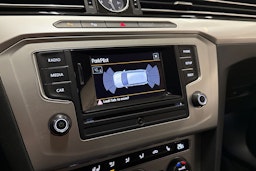 harmaa Volkswagen Passat 2015 kuva 23.