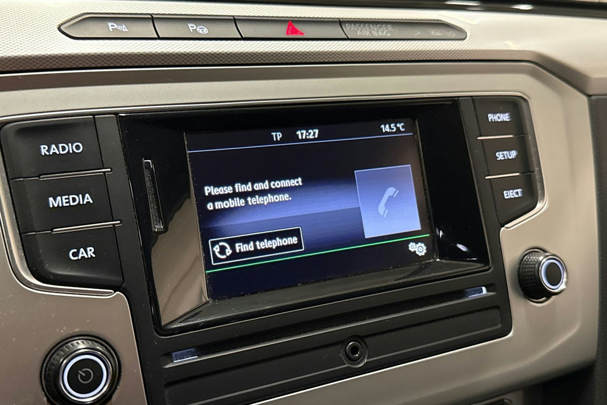 harmaa Volkswagen Passat 2015 kuva 24.