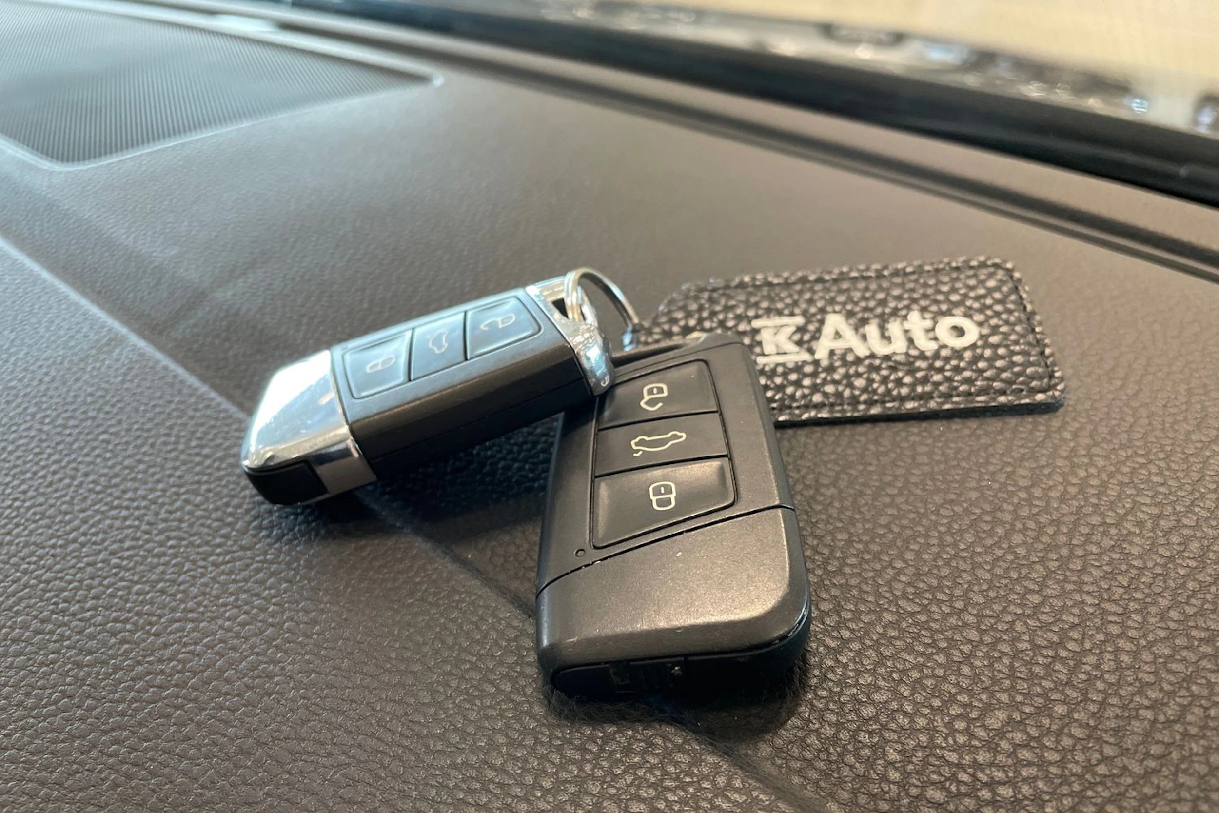 harmaa Volkswagen Passat 2015 kuva 30.