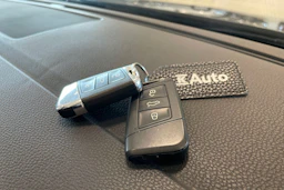 harmaa Volkswagen Passat 2015 kuva 30.