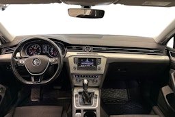 Valkoinen Volkswagen PASSAT 2015 kuva 9.