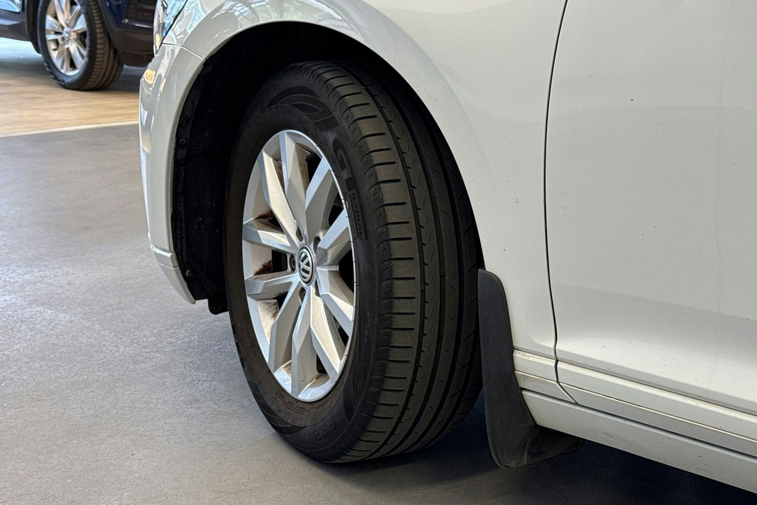 Valkoinen Volkswagen PASSAT 2015 kuva 13.