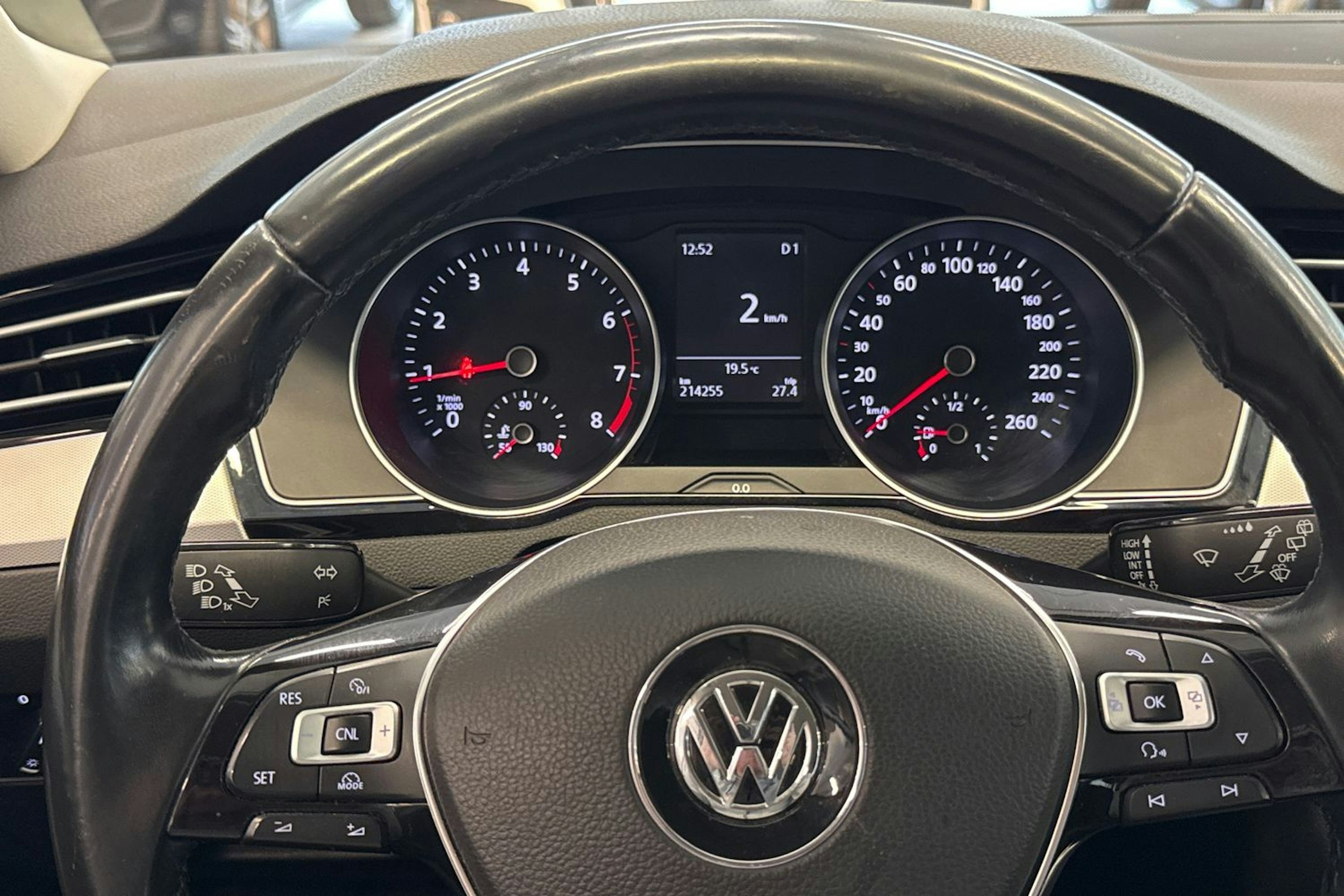Valkoinen Volkswagen PASSAT 2015 kuva 16.