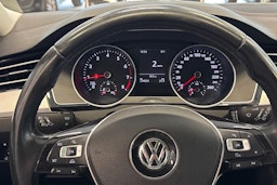 Valkoinen Volkswagen PASSAT 2015 kuva 16.
