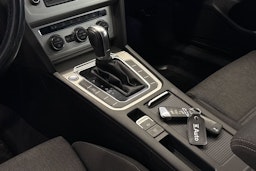 Valkoinen Volkswagen PASSAT 2015 kuva 18.