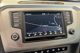 ruskea (beige) Volkswagen Passat 2015 kuva 22.