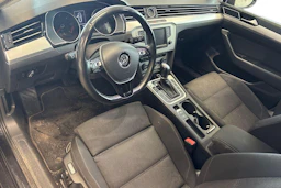 musta Volkswagen Passat 2016 kuva 3.
