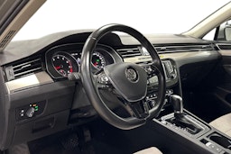 harmaa Volkswagen Passat 2015 kuva 3.