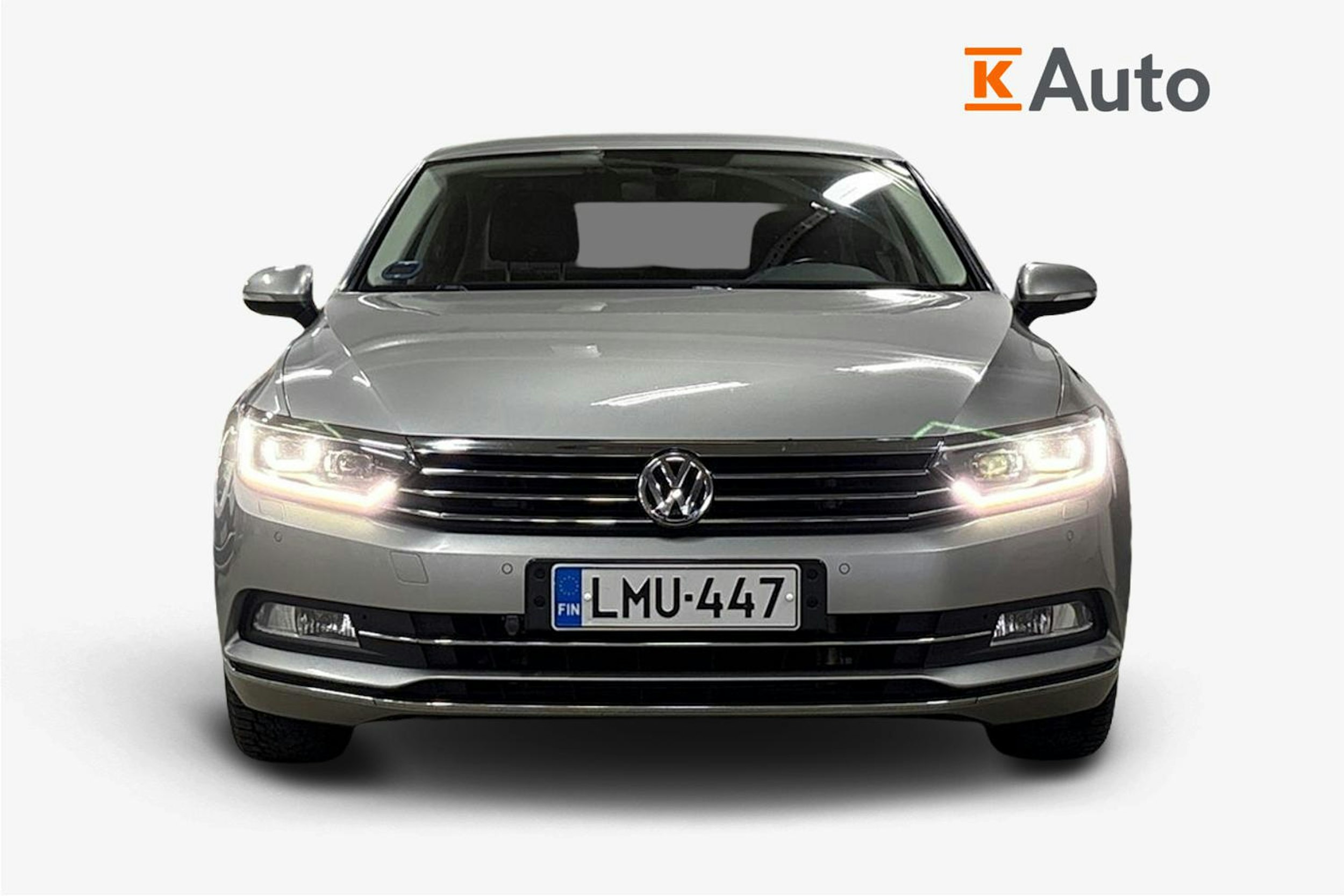 harmaa Volkswagen Passat 2016 kuva 4.