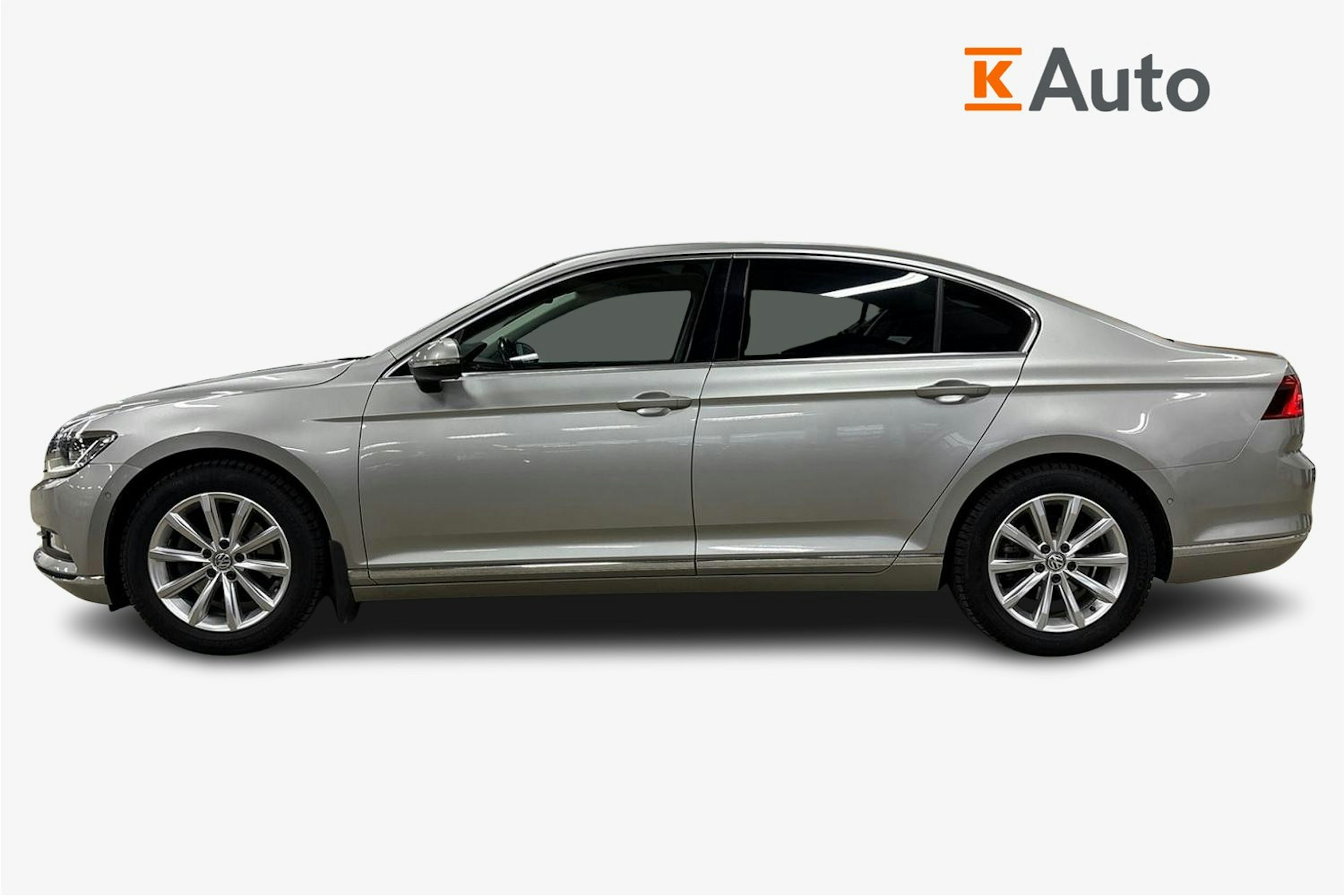 harmaa Volkswagen Passat 2016 kuva 5.