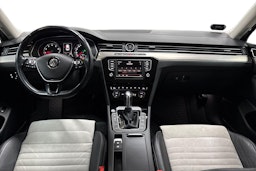 harmaa Volkswagen Passat 2016 kuva 7.