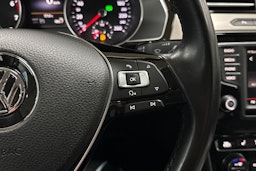 harmaa Volkswagen Passat 2016 kuva 13.