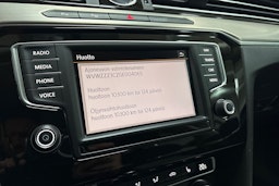 harmaa Volkswagen Passat 2016 kuva 17.