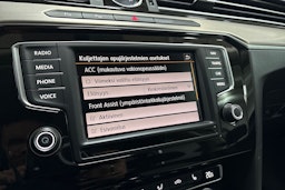 harmaa Volkswagen Passat 2016 kuva 20.