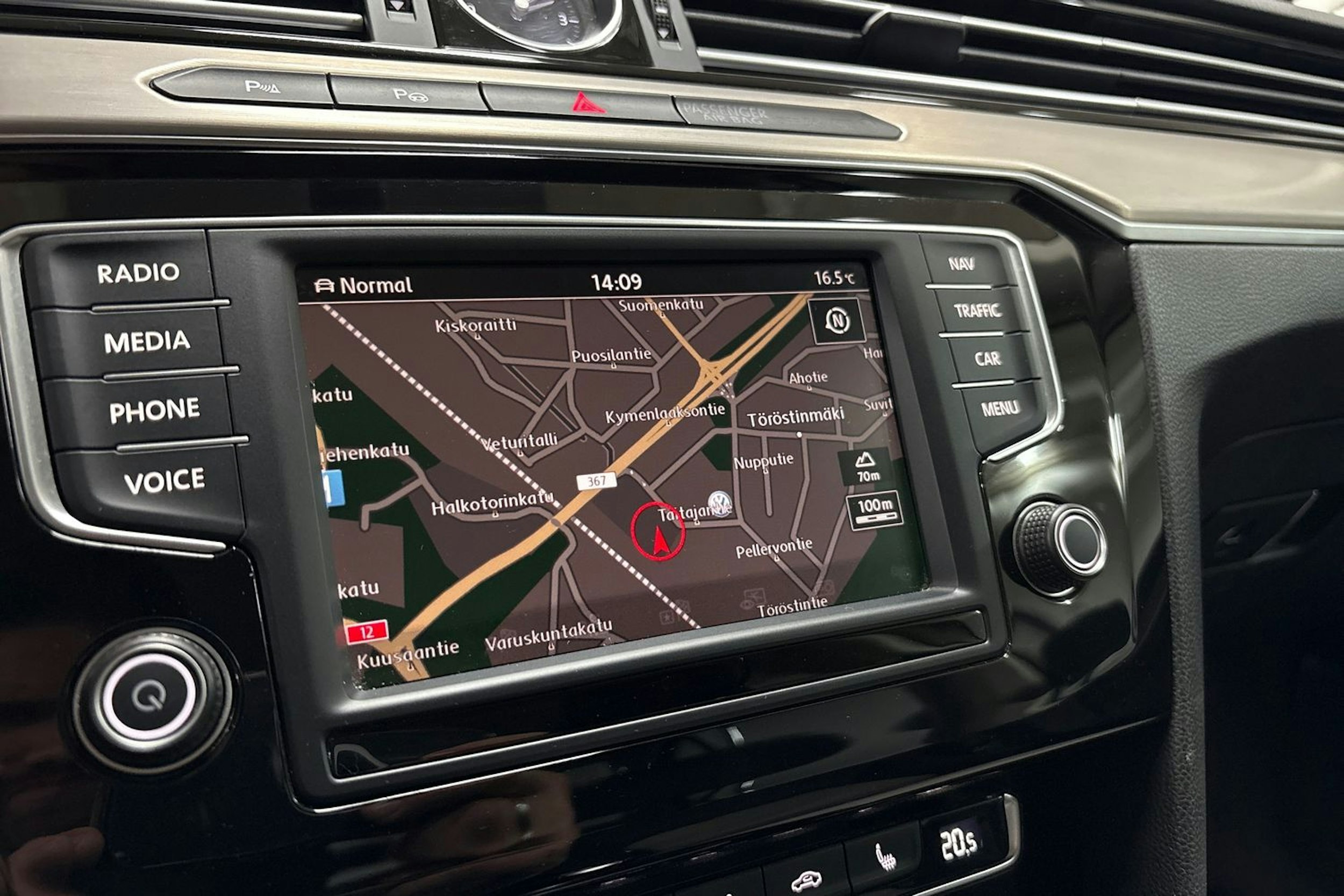 harmaa Volkswagen Passat 2016 kuva 21.