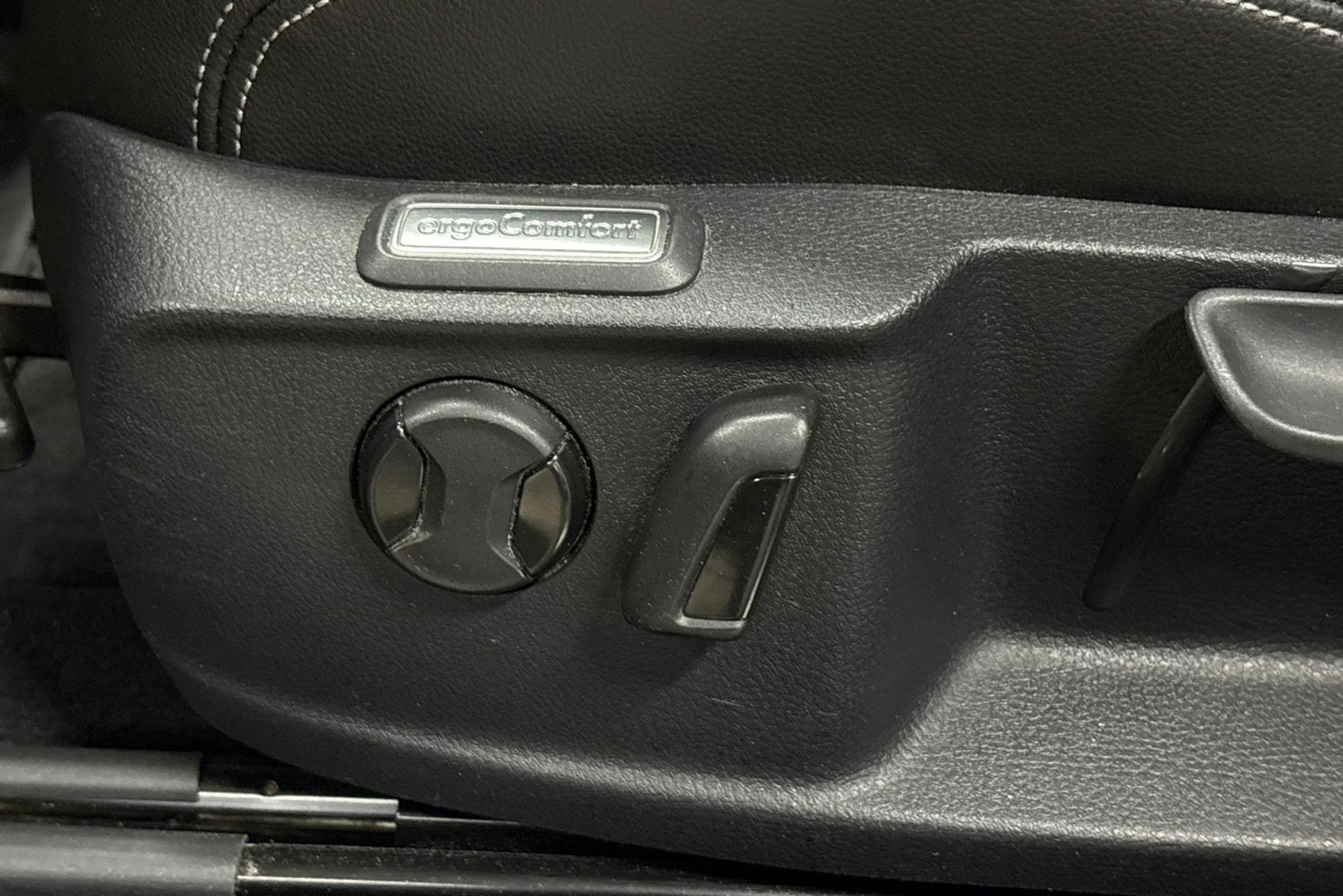 harmaa Volkswagen Passat 2016 kuva 25.