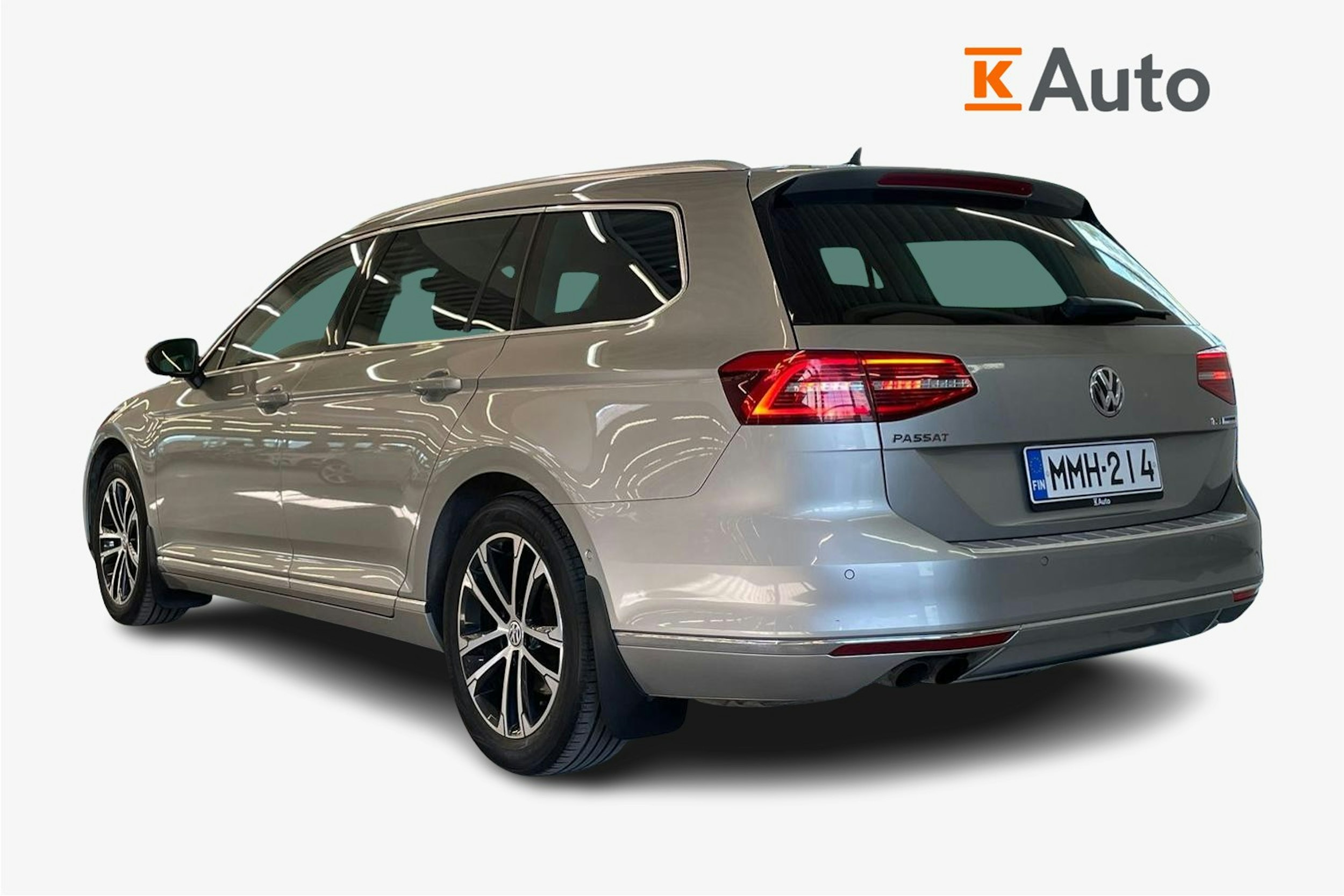 harmaa Volkswagen Passat 2015 kuva 2.