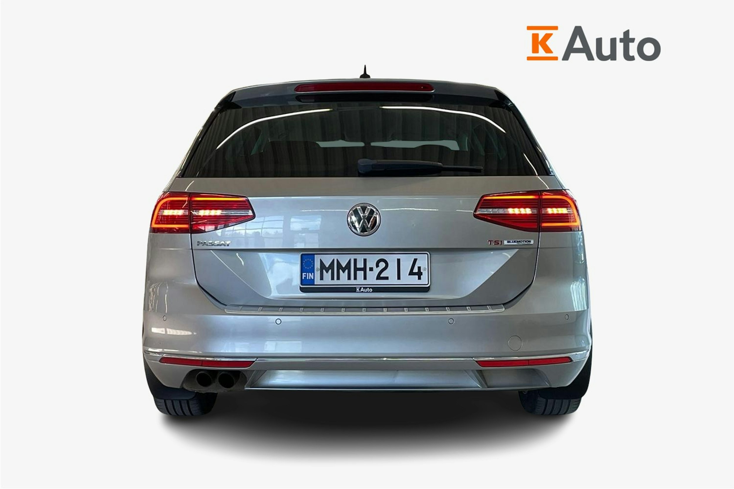 harmaa Volkswagen Passat 2015 kuva 3.