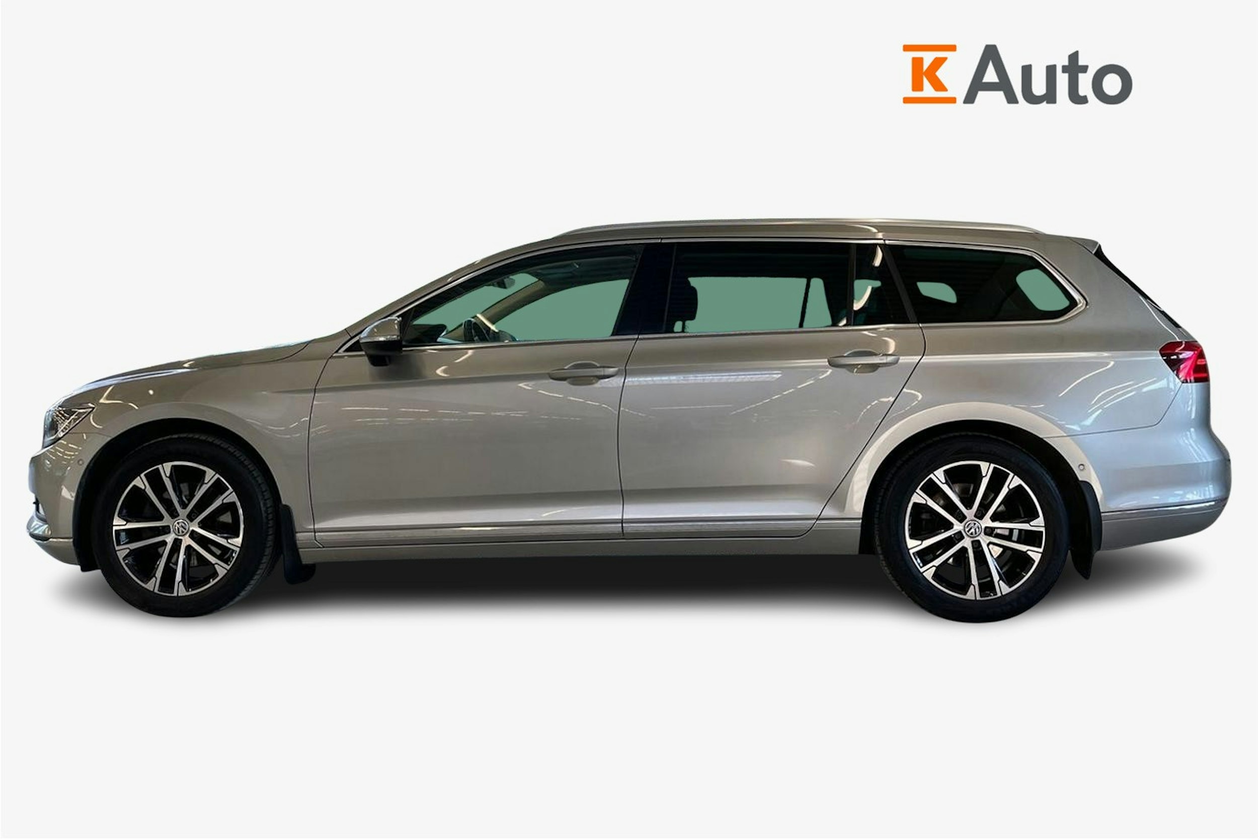 harmaa Volkswagen Passat 2015 kuva 6.