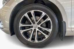 harmaa Volkswagen Passat 2015 kuva 11.