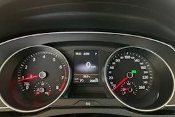 harmaa Volkswagen Passat 2015 kuva 16.